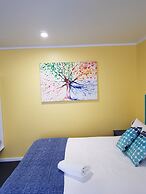 Town House Motor Inn