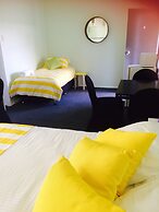 Town House Motor Inn