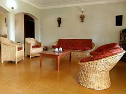 Colonial Residence