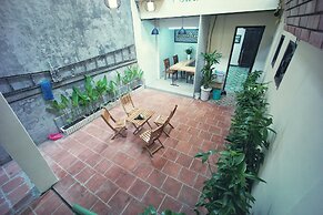 Hanah's Tiny Hanoi Homestay