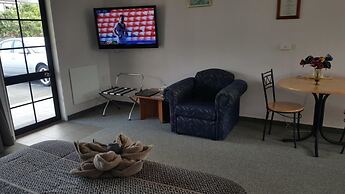 Heritage Highway Motel