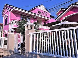Pink House Homestay