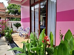 Pink House Homestay