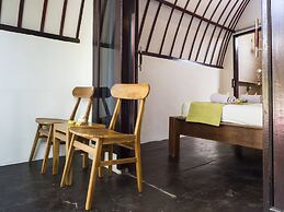 Gili Turtle Beach Resort