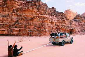 Desert Moon Camp