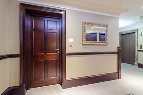 Custom House Square: Cathedral Quarter