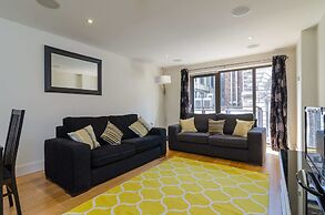 Custom House Square: Cathedral Quarter