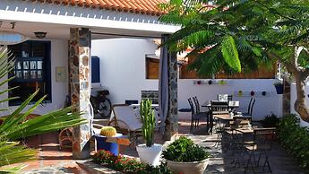 Endless Summer Hostel - Adults Only