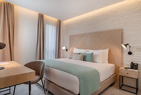 Lazure Hotel and Marina