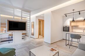 Lazure Hotel and Marina