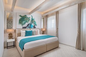 Lazure Hotel and Marina