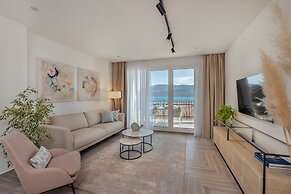 Lazure Hotel and Marina