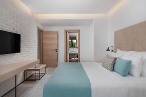 Lazure Hotel and Marina