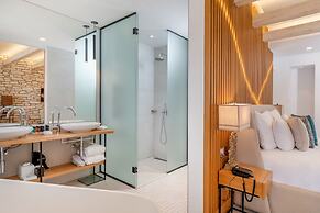 Lazure Hotel and Marina