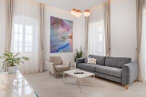 Lazure Hotel and Marina