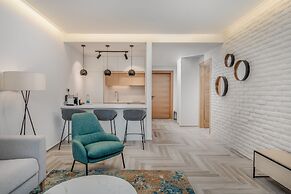 Lazure Hotel and Marina