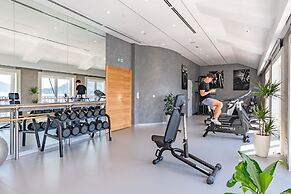 Lazure Hotel and Marina