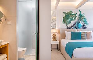 Lazure Hotel and Marina