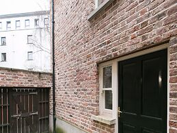 Malone Place Apartment