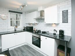 Malone Place Apartment