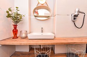 Parliament & River View Apartments