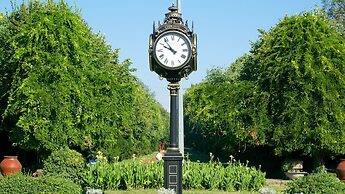 Parliament & River View Apartments