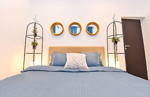 Parliament & River View Apartments