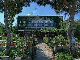 Assos Büyük Yıldızsaray Otel