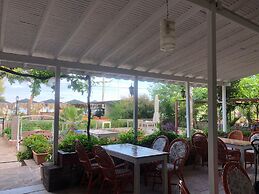 Assos Büyük Yıldızsaray Otel