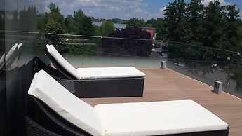 Hotel ZENA beauty & shopping center