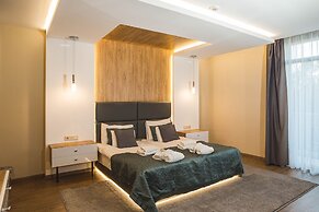 Hotel ZENA beauty & shopping center