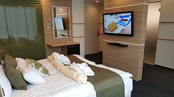 Hotel ZENA beauty & shopping center