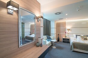 Hotel ZENA beauty & shopping center