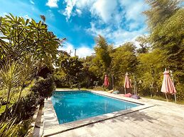 Apit Lawang Villas