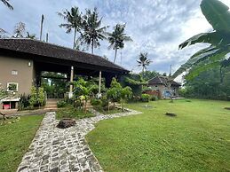 Apit Lawang Villas