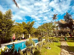 Apit Lawang Villas