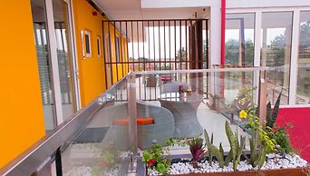 Red Mango Apartment Hotel