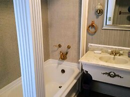 Splendor Inn Bed & Breakfast