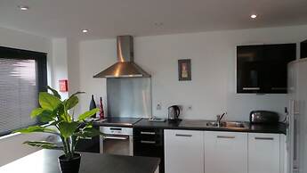 City Crash Pad - West Street Apartments