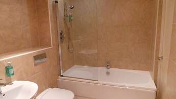 City Crash Pad - West Street Apartments