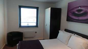 City Crash Pad - West Street Apartments