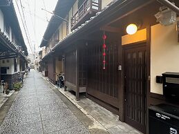 Maeniiya Machiya Inn