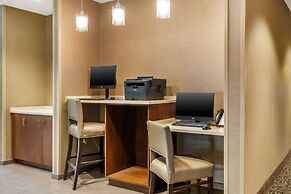 Comfort Inn & Suites at CrossPlex Village