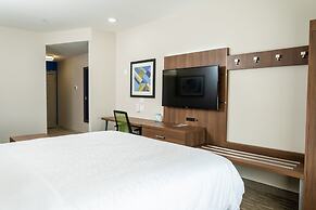 Holiday Inn Express & Suites Lubbock Central - Univ Area by IHG