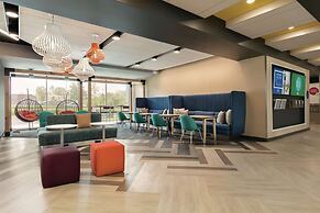 Tru by Hilton Charlotte Ayrsley