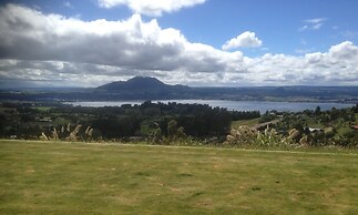 The Lakeview House Apartment