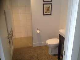 The Lakeview House Apartment