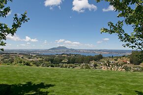 The Lakeview House Apartment