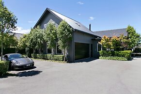 The Lakeview House Apartment