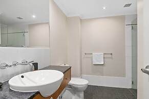 Poolside Apt In Alamanda Beachfront Resort 41